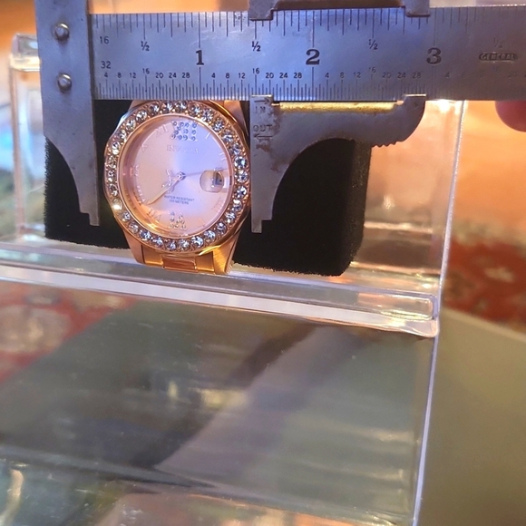 Invicta Women's Pro Diver Crystal Accented 18k Ion-plated Stainless Steel Watch - Picture 4 of 5